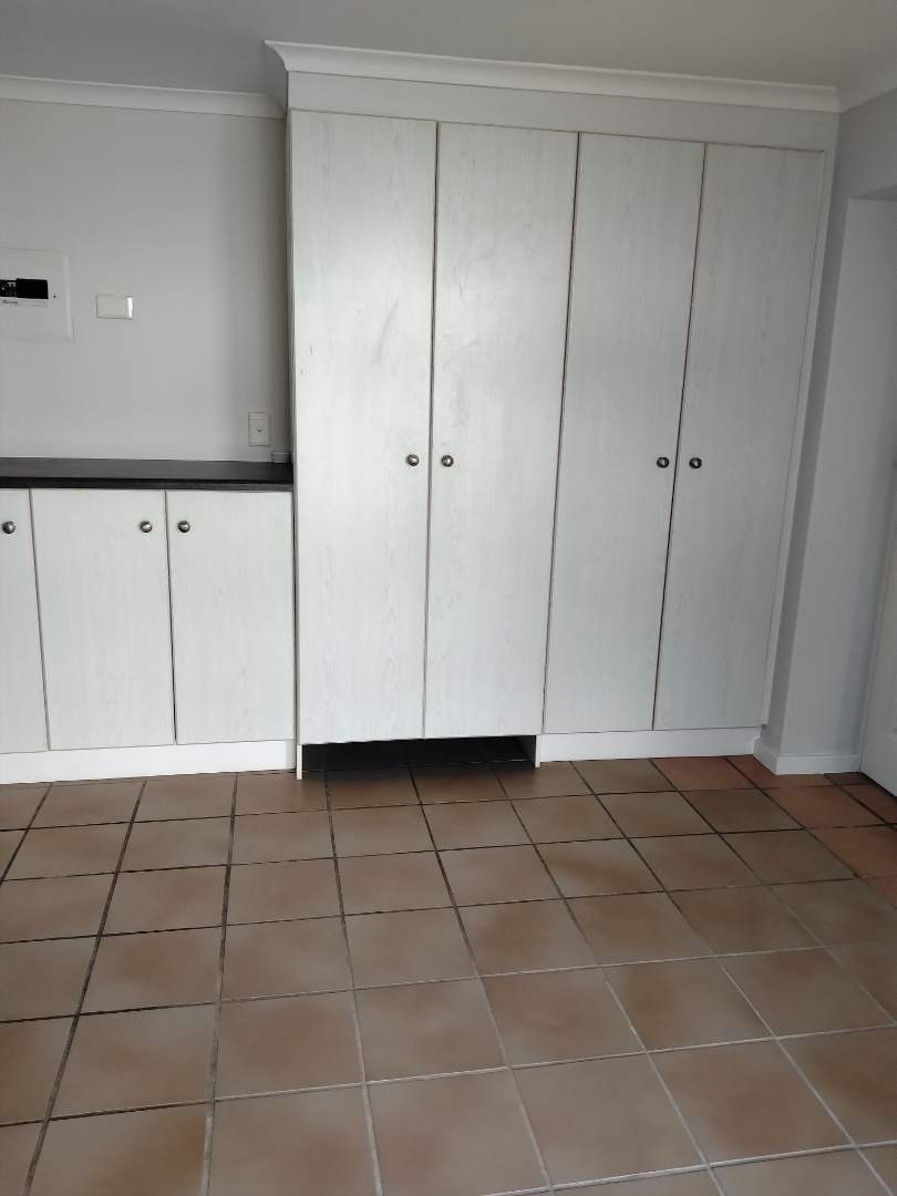 To Let 2 Bedroom Property for Rent in Reebok Western Cape